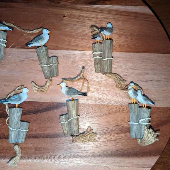 Seagulls on Perch Ornaments - Picture 3 of 3